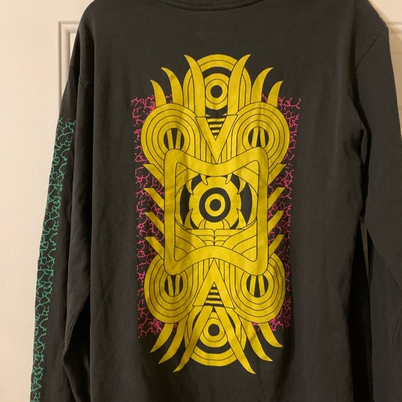 NWT Long Sleeve T- Shirt RVCA  Men’s Size M - Picture 5 of 5